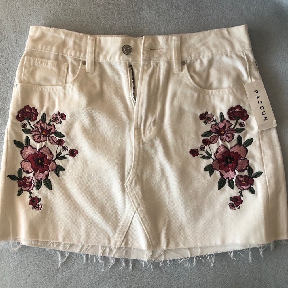 Pacsun white skirt embroidered with flowers